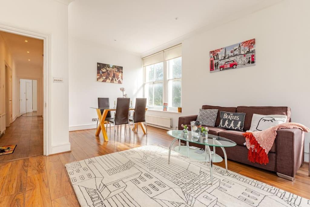 2 Bedroom Flat In St Johns Wood London Eksteriør billede