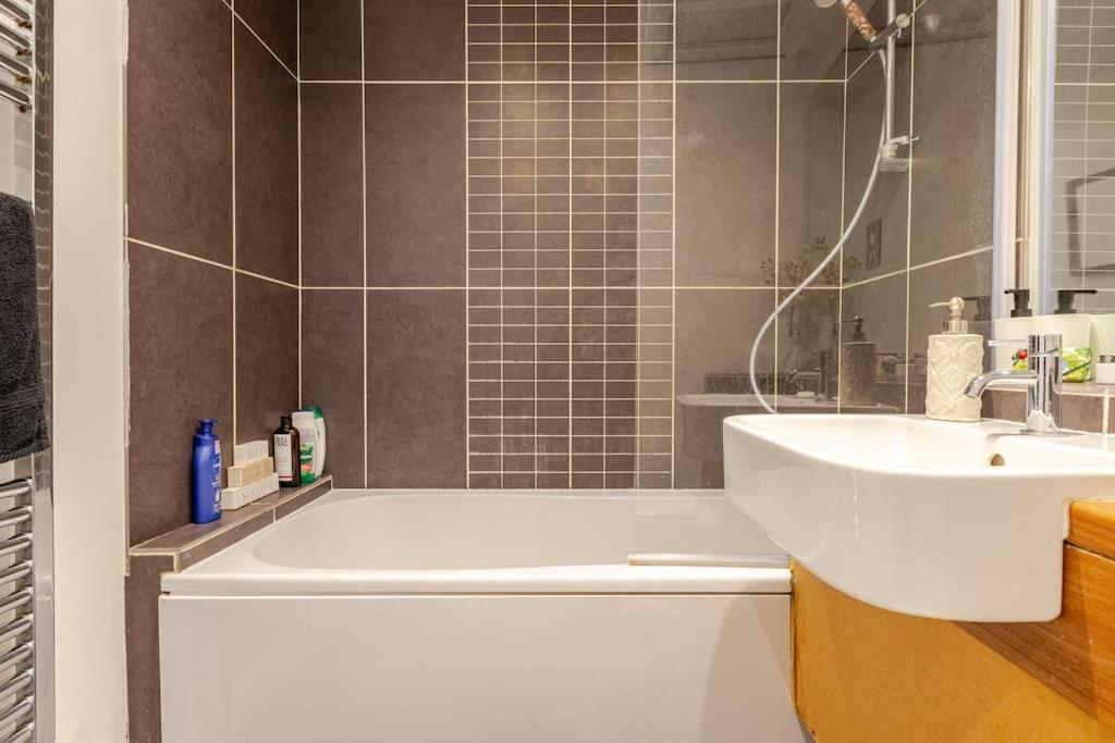 2 Bedroom Flat In St Johns Wood London Eksteriør billede